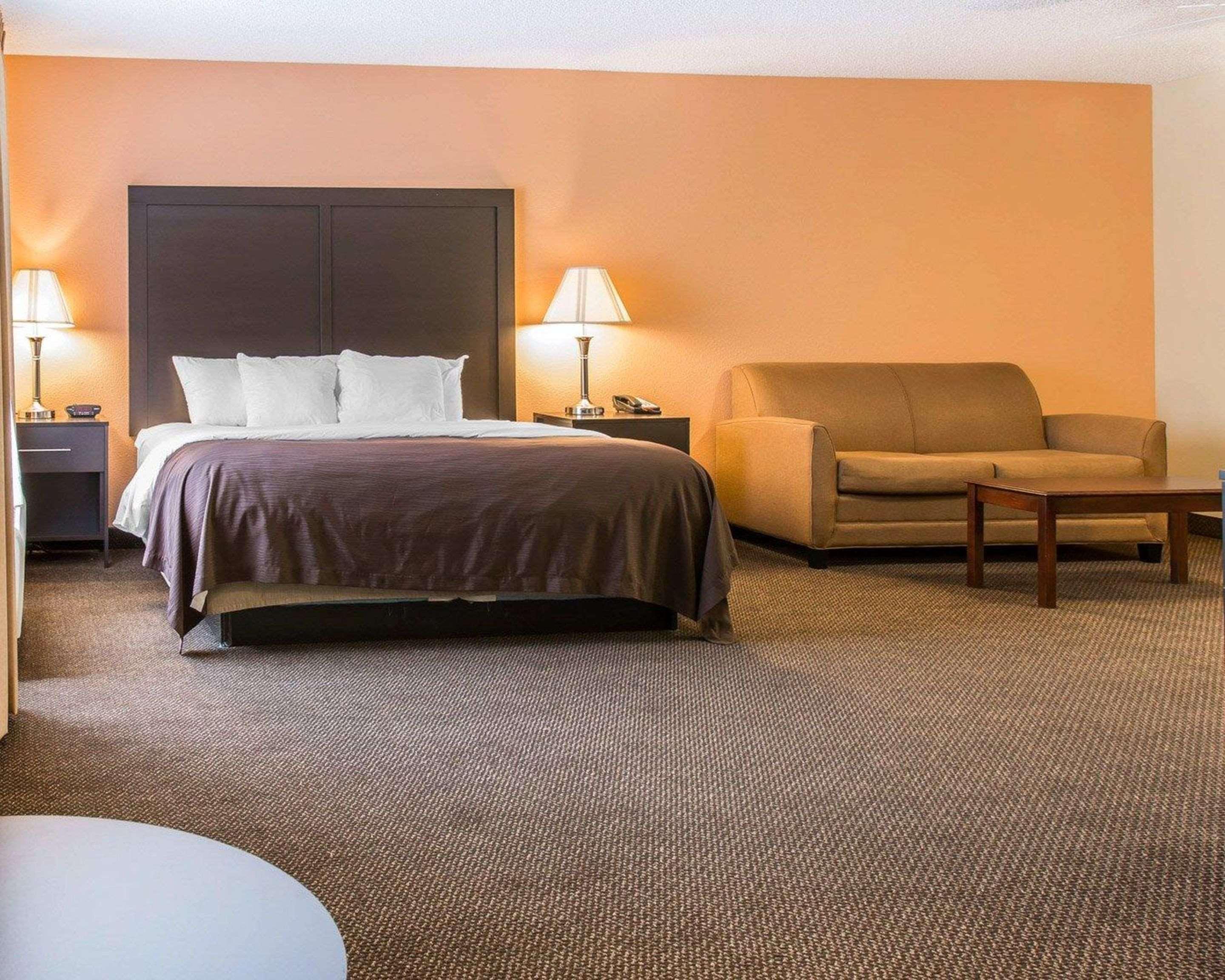 Quality Inn & Suites Niles Екстериор снимка